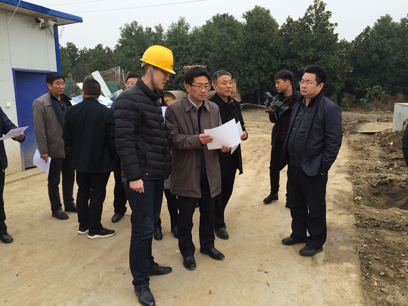安康市副市长寇全安检查水情形公司五里镇污水处理厂项目建设情形