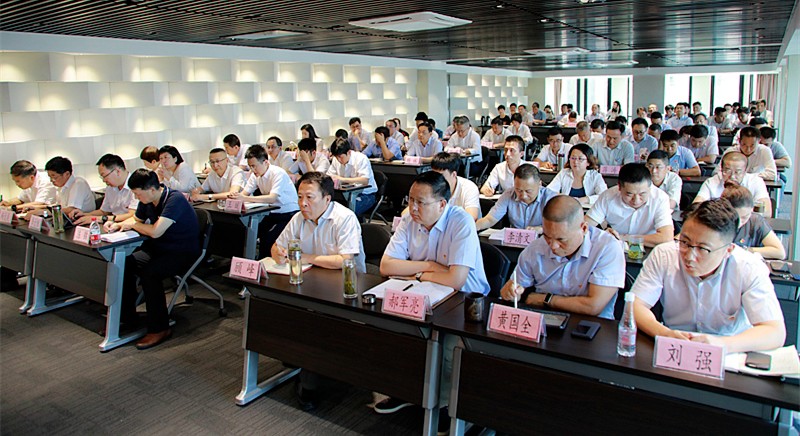 熊良虎在讲主题教育党课时指出：不忘初心铸党魂、切记使命勇继承，，，永做新时代高质量生长的奋斗者