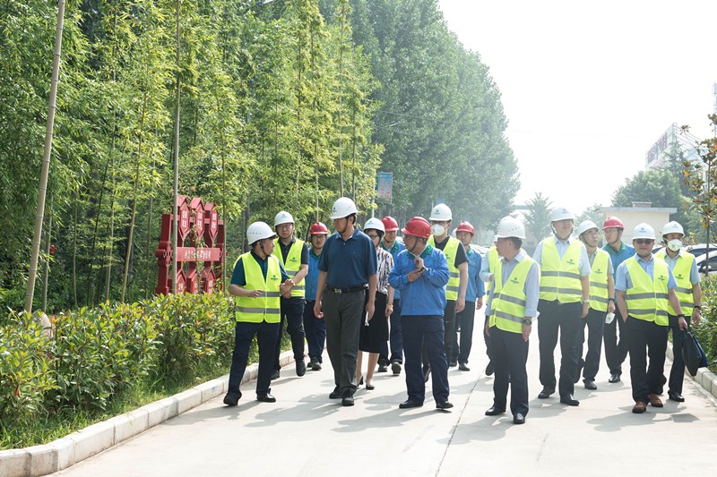 省委组织部副部长范永斌到优发国际集团调研