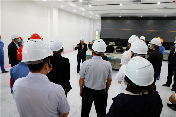 优发国际集团复工复产促增添项目观摩聚会与会职员走进大秦国源三秦环保秦邦园区在榆项目