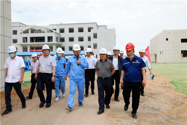 优发国际集团复工复产促增添项目观摩聚会与会职员走进大秦国源三秦环保秦邦园区在榆项目