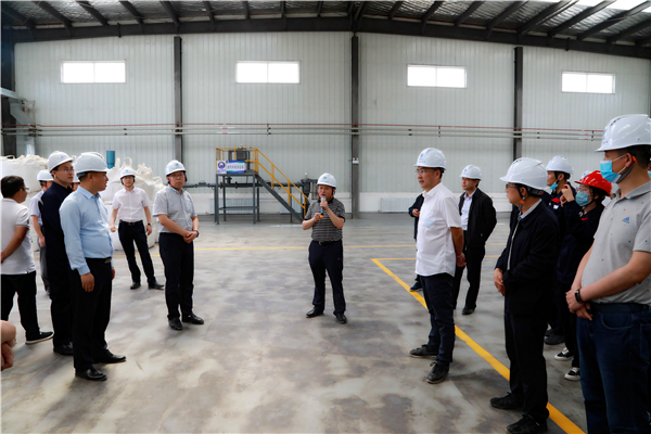 优发国际集团复工复产促增添项目观摩聚会与会职员走进大秦国源三秦环保秦邦园区在榆项目
