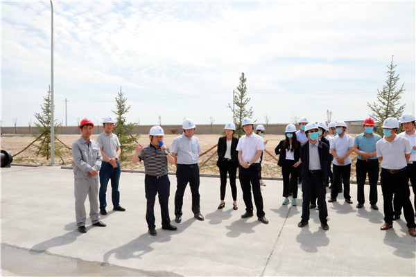 优发国际集团复工复产促增添项目观摩聚会与会职员走进大秦国源三秦环保秦邦园区在榆项目