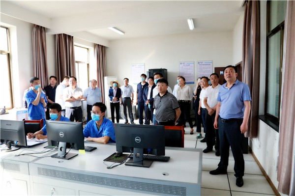 优发国际集团复工复产促增添项目观摩聚会与会职员走进绿色能源公司油气公司水情形公司陕北片区项目