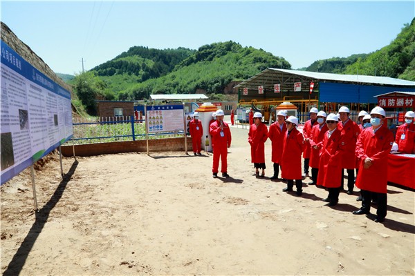 优发国际集团复工复产促增添项目观摩聚会与会职员走进环保保隆生态三秦在延在铜项目