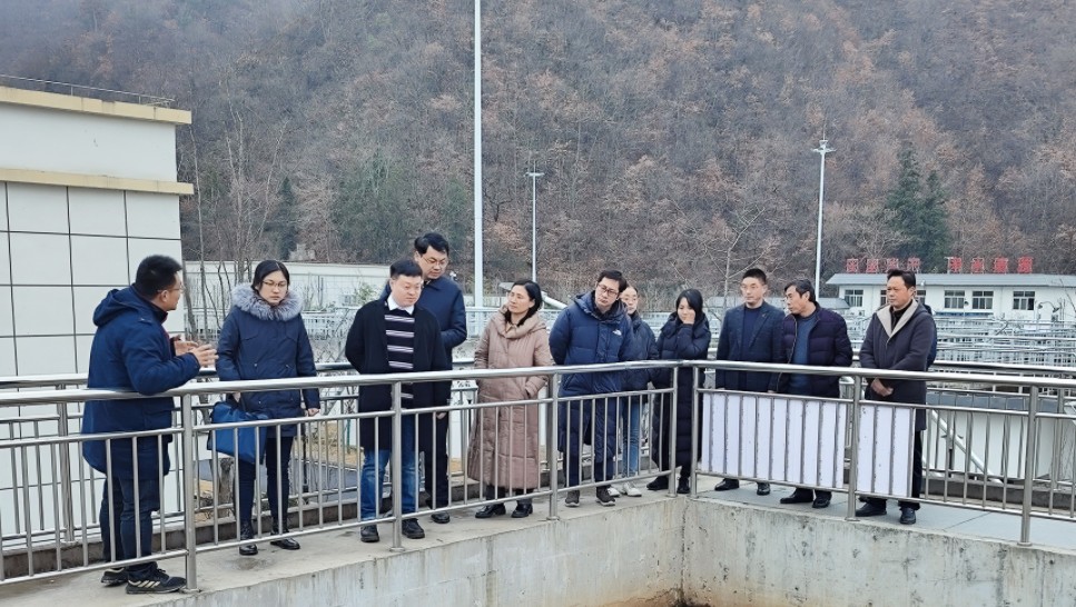 新华社中国经济信息社调研组到水情形公司商南县污水处理厂调研