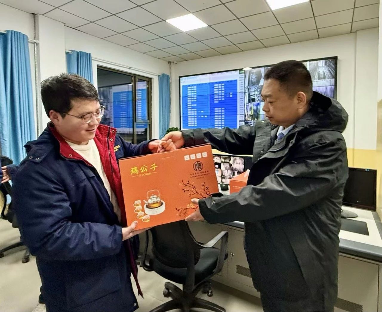 眷注一线，，，，情暖严冬｜水情形公司工会开展2024年“冬送温暖”慰问活动