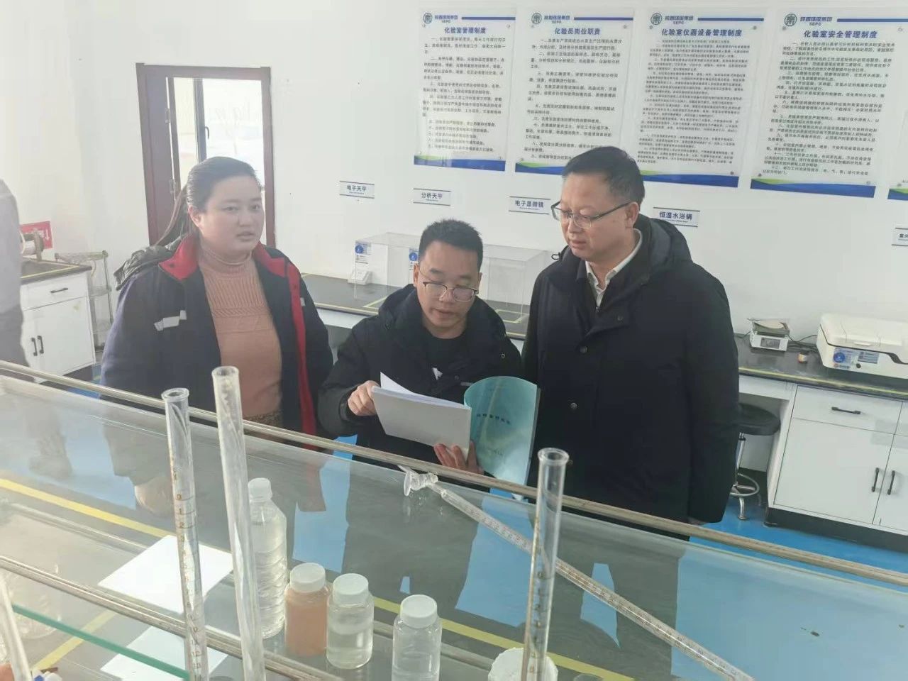 郝军亮以“四不两直”方式检查水情形公司项目一线春节前清静事情