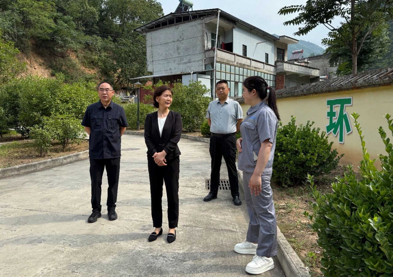 省总工会赴优发国际集团水情形公司项目一线开展“夏送清凉”慰问活动